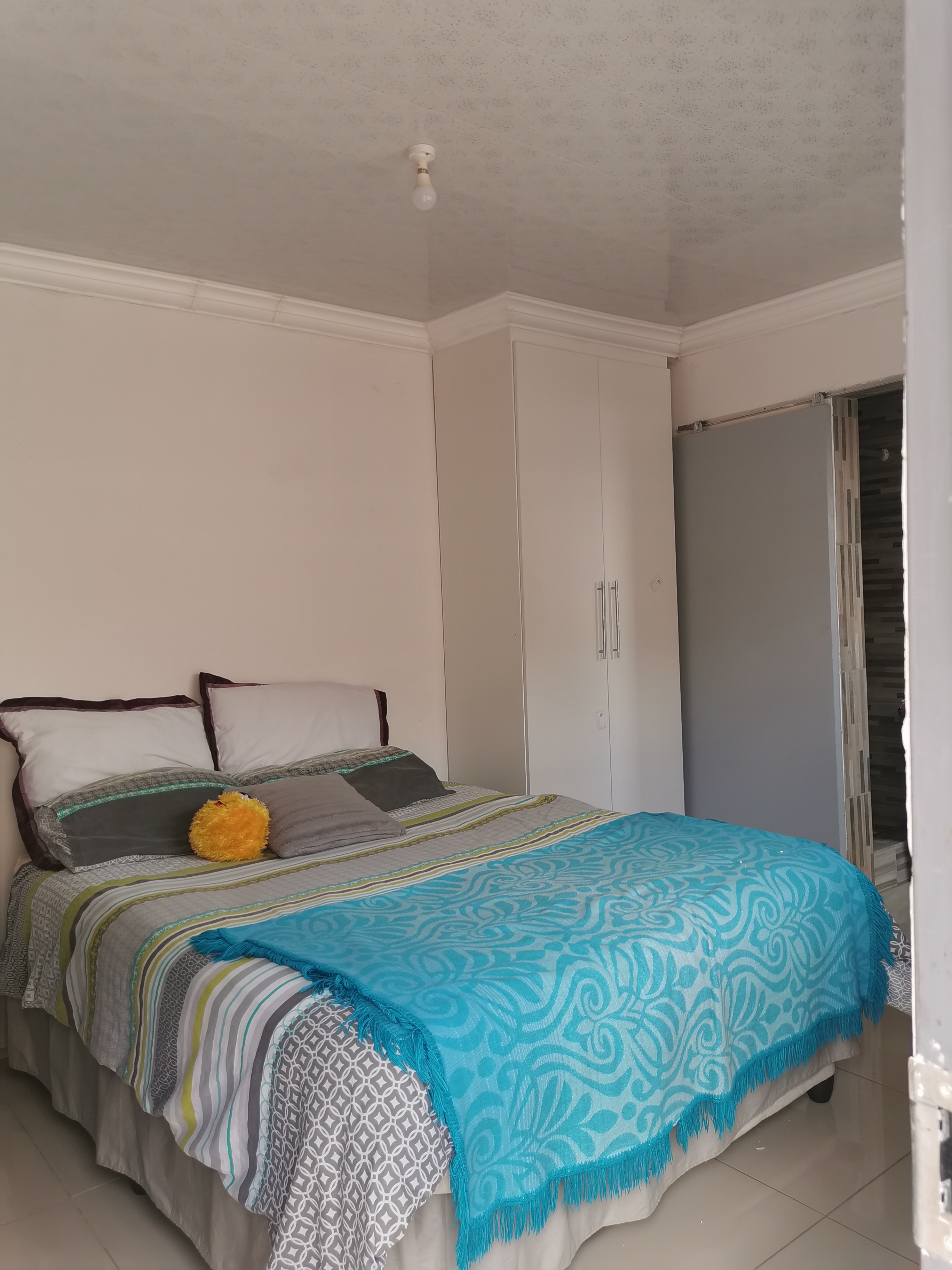 Room image 3