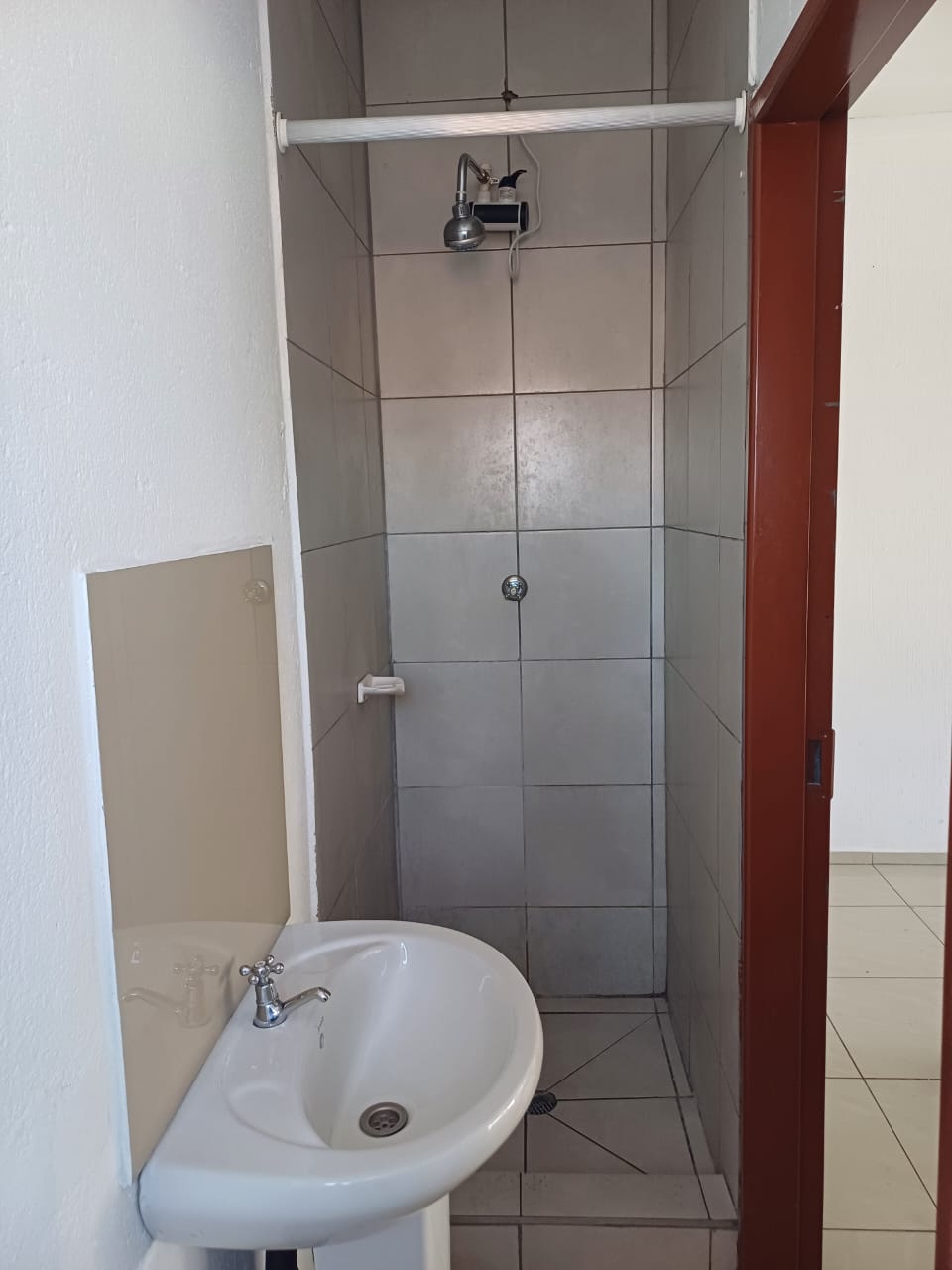 Room image 4